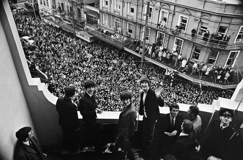 1964-04 640622-beatles-wellington-new-zealand_01-960x635.jpg