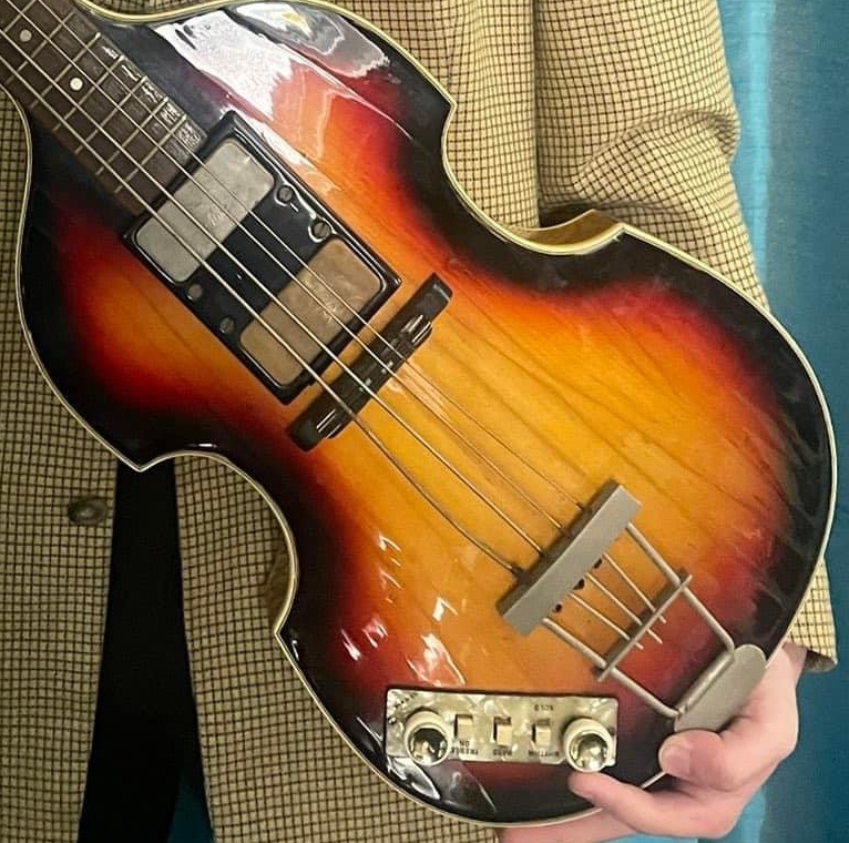 Paul's lost '61 bass closeup.jpg